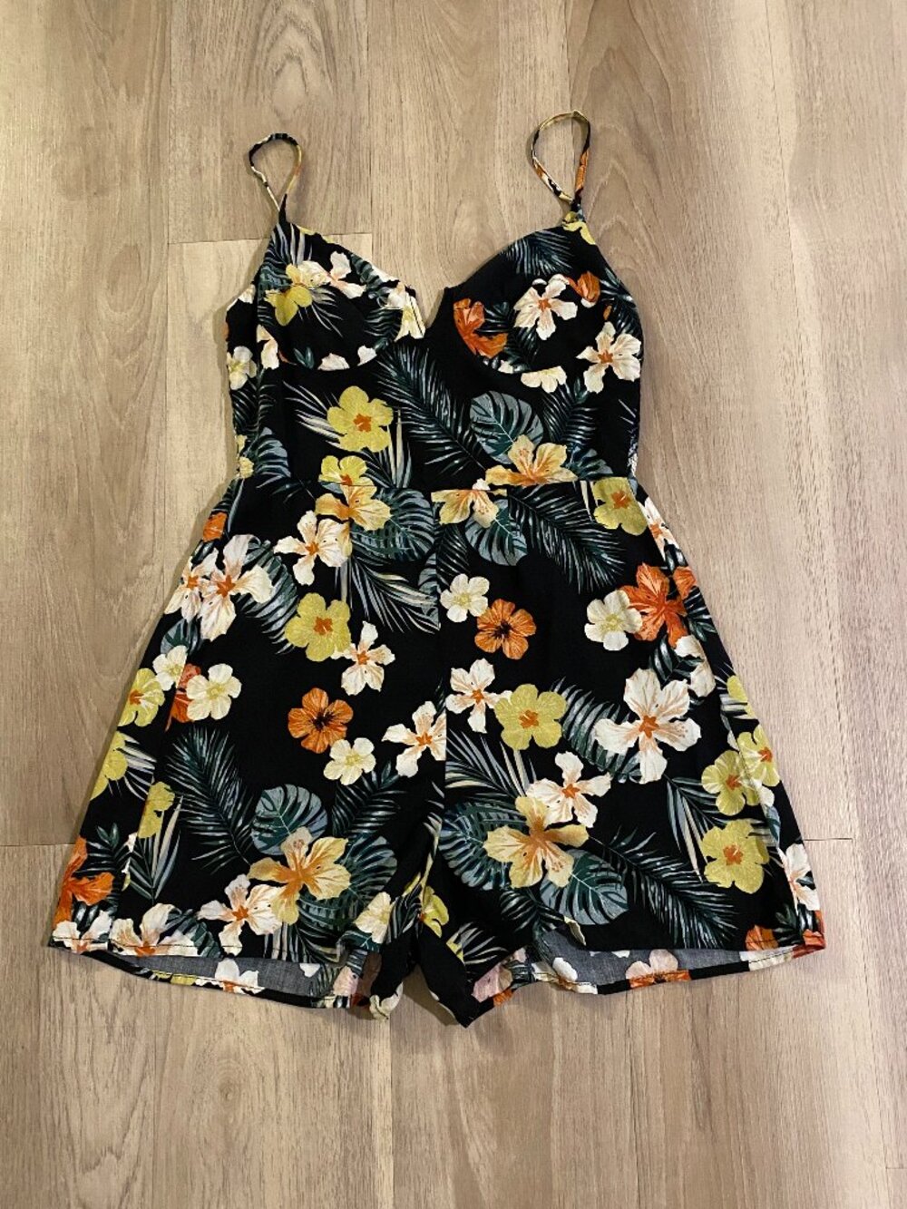 Wild Fable Tropical Floral Romper Black Smocked Bust Adjustable Straps Small - Picture 5 of 9